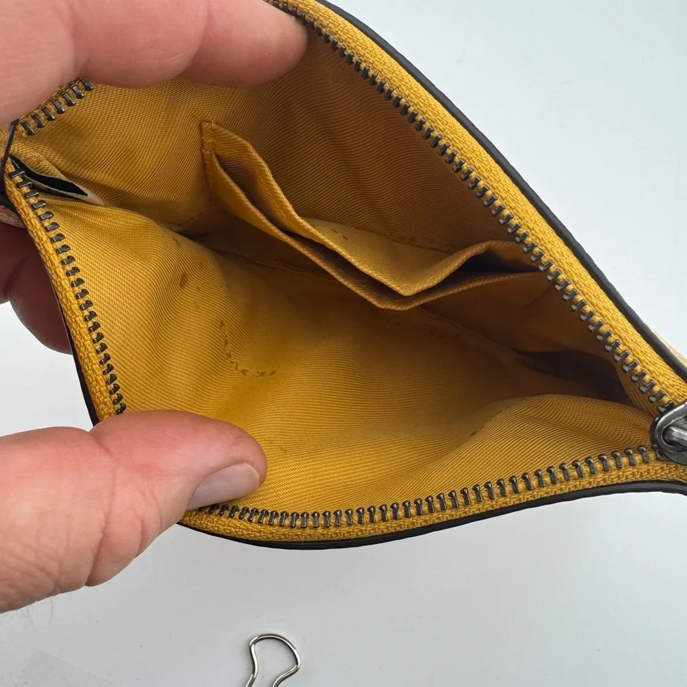 Coach Pebbled Leather Wristlet Small Mustard Yellow Excellent Zip Clutch (2117)‎